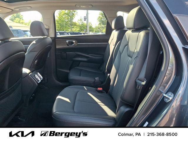used 2023 Kia Sorento car, priced at $32,380