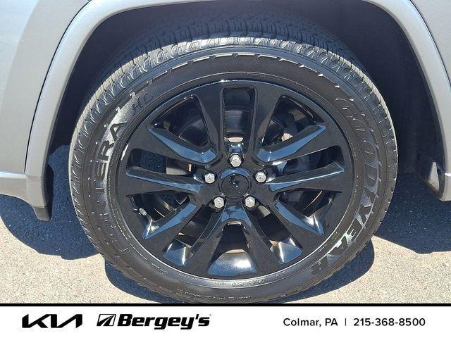 used 2017 Jeep Grand Cherokee car, priced at $11,890