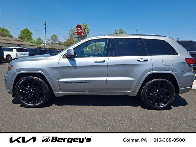 used 2017 Jeep Grand Cherokee car, priced at $11,890