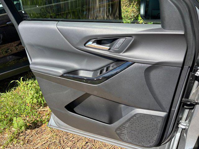 used 2025 Chevrolet Equinox car, priced at $25,699