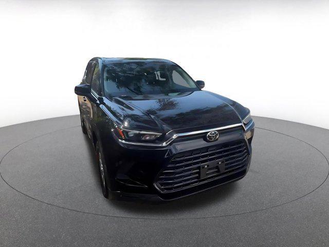 used 2025 Toyota Highlander car, priced at $41,165