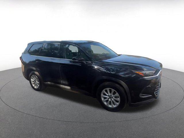 used 2025 Toyota Highlander car, priced at $41,165