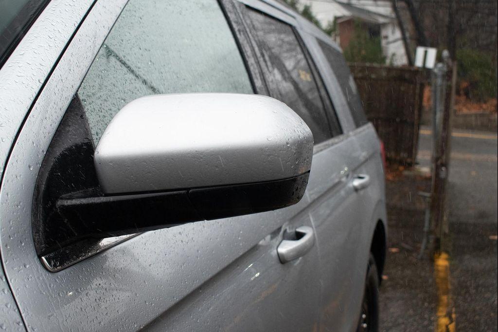 used 2024 Ford Expedition car, priced at $32,795