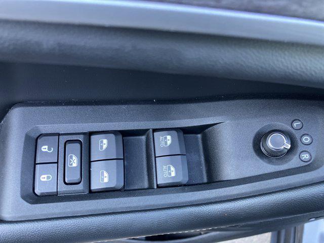 used 2022 Jeep Grand Cherokee car, priced at $29,156
