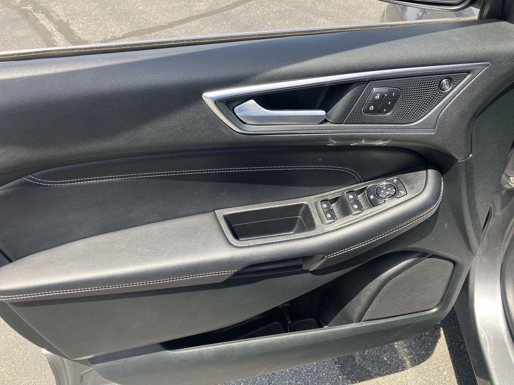 used 2024 Ford Edge car, priced at $29,185