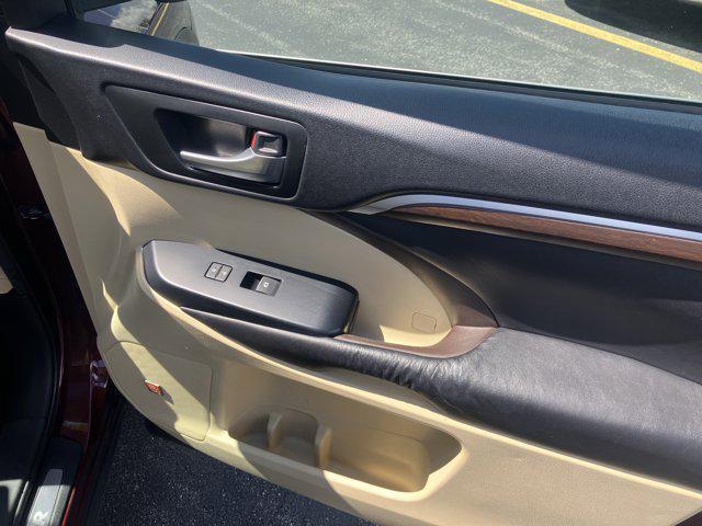 used 2015 Toyota Highlander car, priced at $17,527