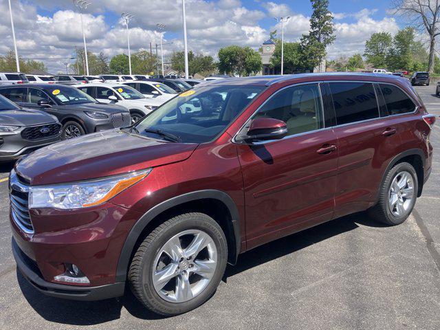 used 2015 Toyota Highlander car, priced at $17,527