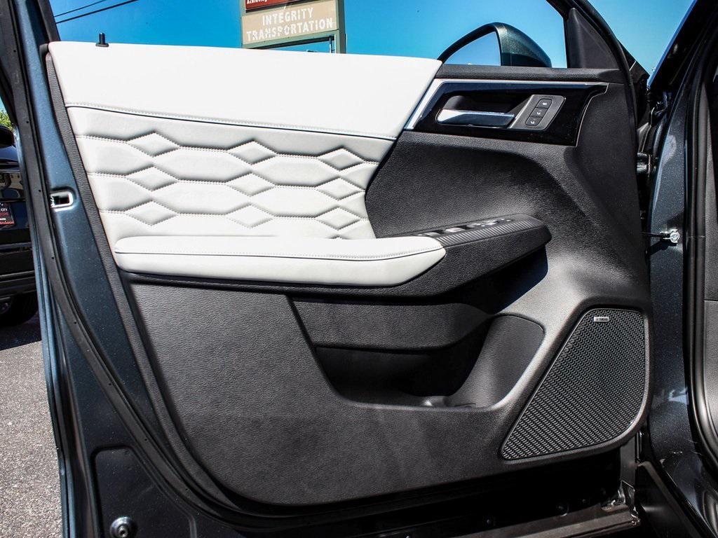 new 2025 Mitsubishi Outlander car, priced at $43,155