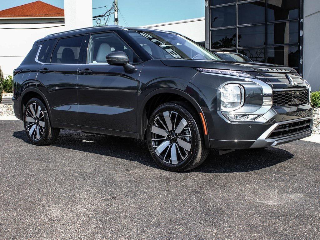 new 2025 Mitsubishi Outlander car, priced at $43,155