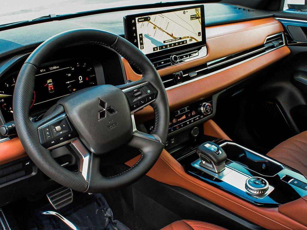 new 2025 Mitsubishi Outlander car, priced at $47,200