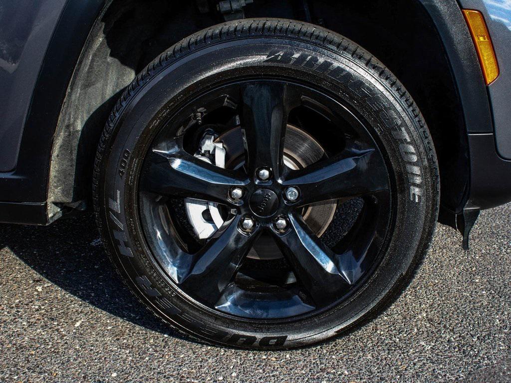 used 2024 Jeep Grand Cherokee car, priced at $32,990