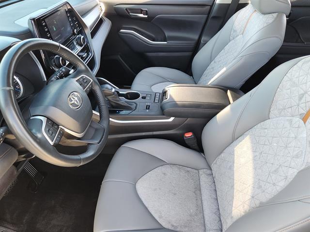 used 2022 Toyota Highlander Hybrid car, priced at $35,991