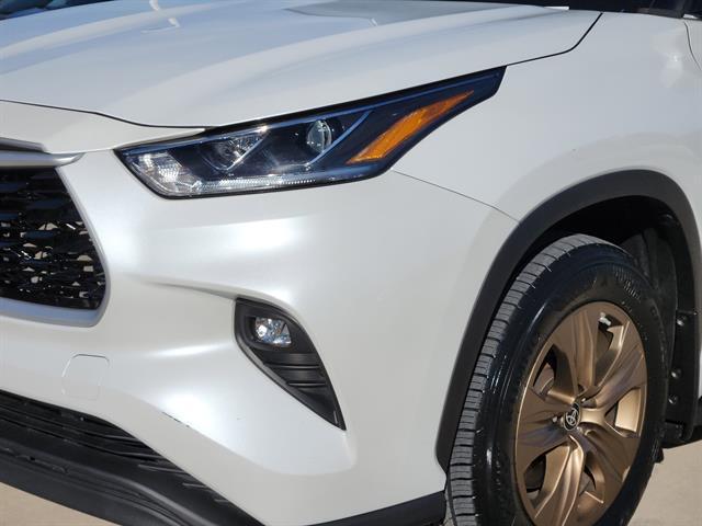 used 2022 Toyota Highlander Hybrid car, priced at $35,991