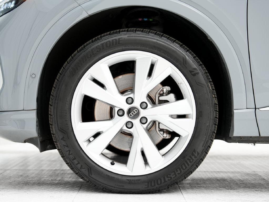 Audi Q4 e-tron view 25