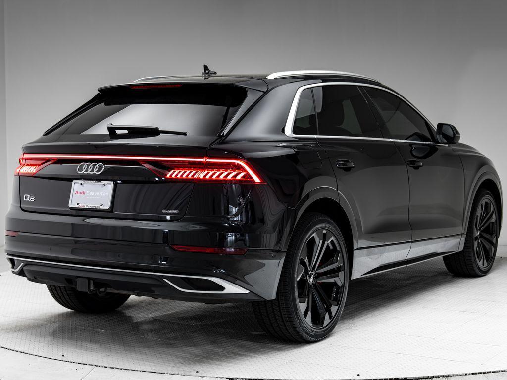 Audi Q8 view 32