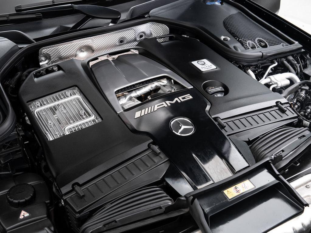 Mercedes-Benz E-Class view 33