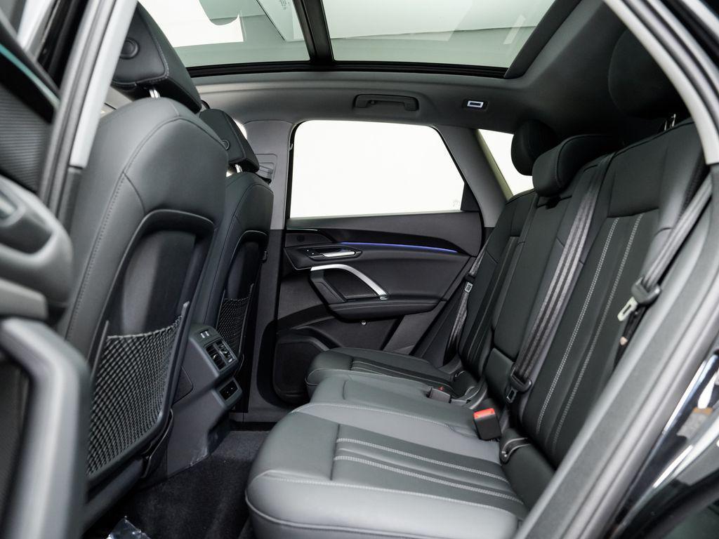 Audi Q5 view 22