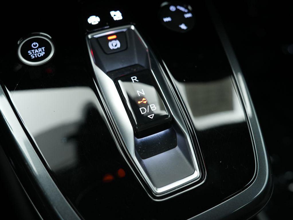 Audi Q4 e-tron view 24
