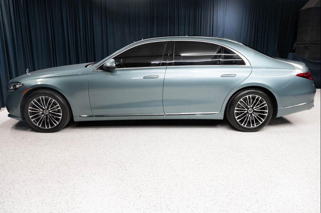 Mercedes-Benz S-Class view 8
