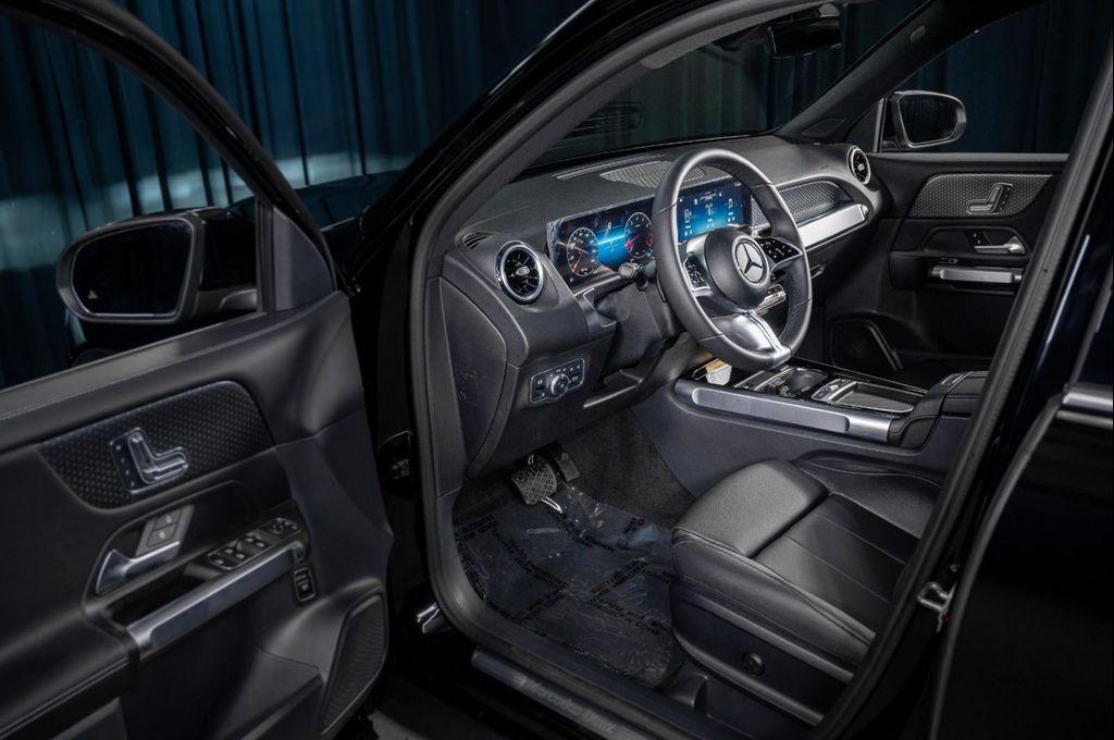 new 2025 Mercedes-Benz GLB 250 car, priced at $44,550