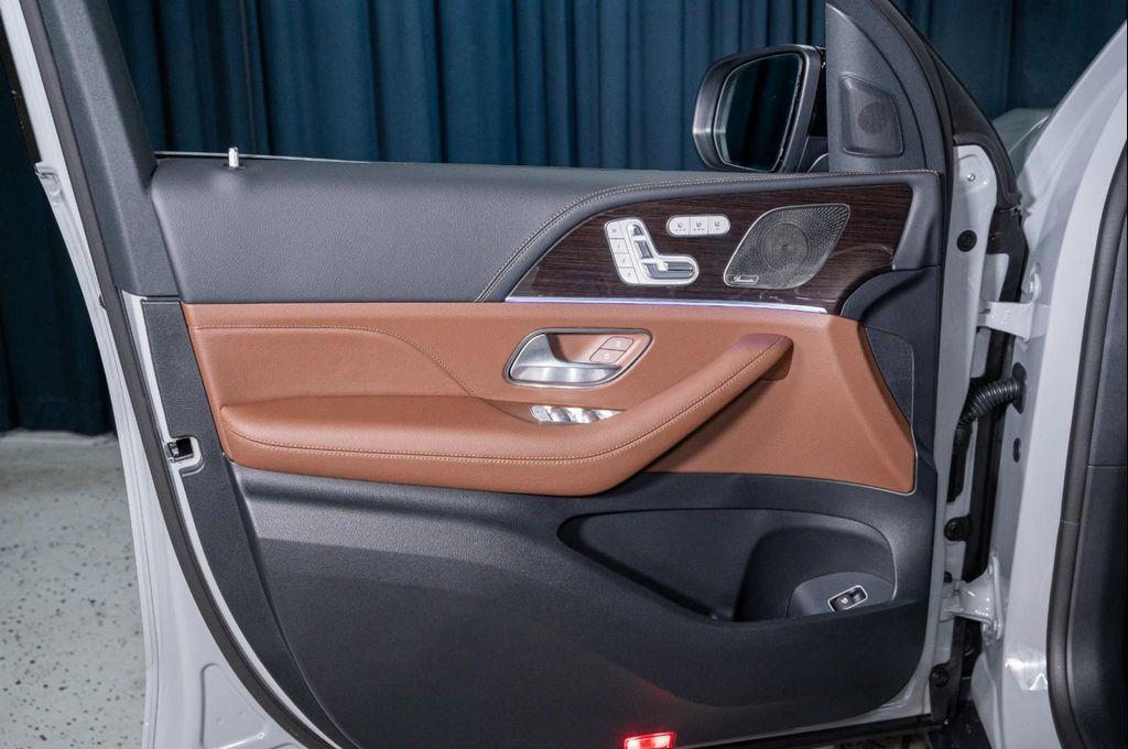 new 2026 Mercedes-Benz GLS 580 car, priced at $124,565