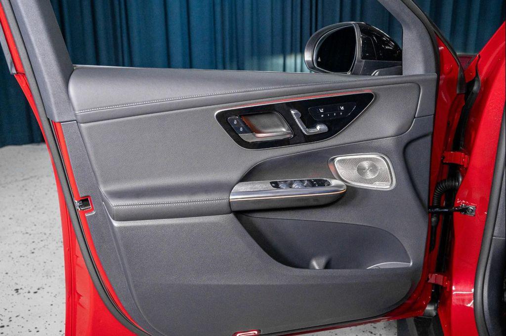 new 2025 Mercedes-Benz GLC 300 car, priced at $61,675