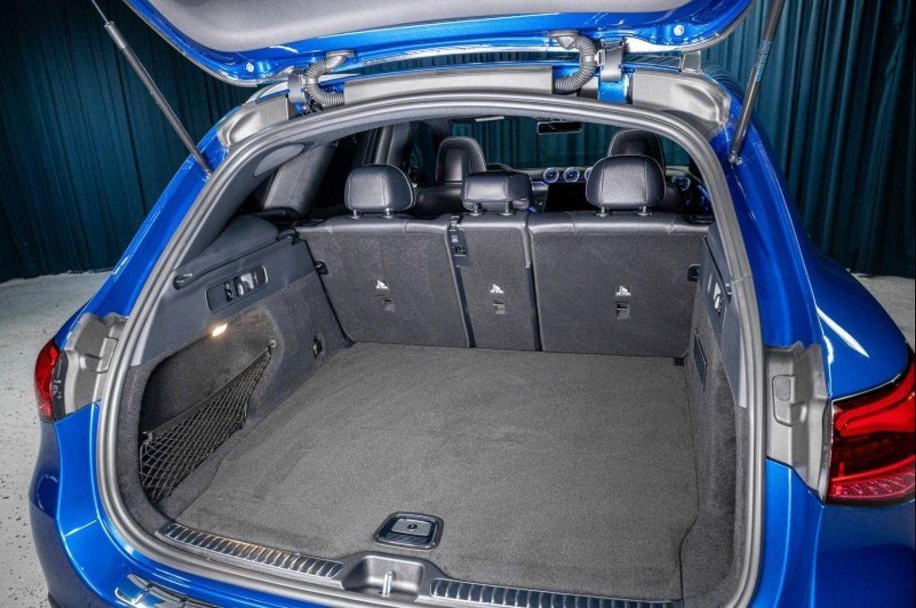 used 2026 Mercedes-Benz GLC 300 car, priced at $49,994