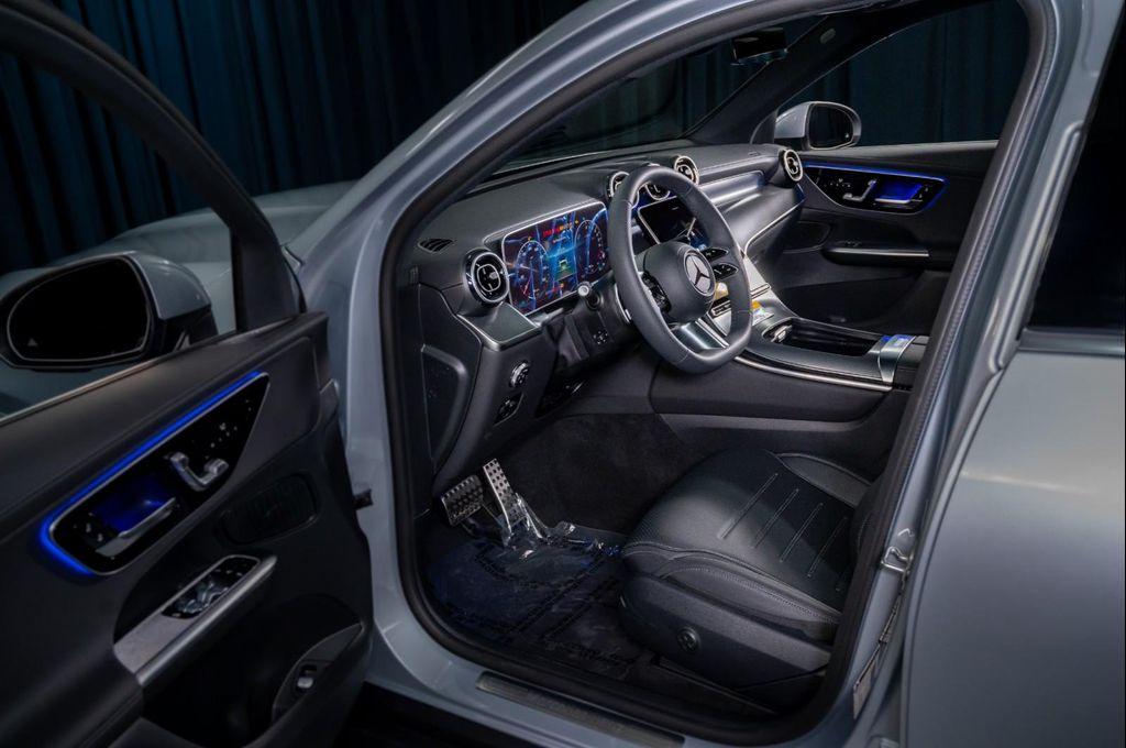 new 2025 Mercedes-Benz GLC 350e car, priced at $69,375