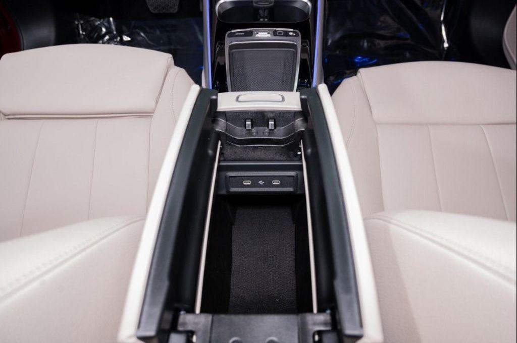 used 2026 Mercedes-Benz GLB 250 car, priced at $42,994
