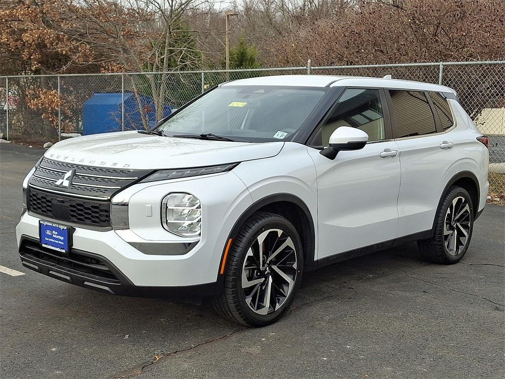 used 2022 Mitsubishi Outlander car, priced at $17,995
