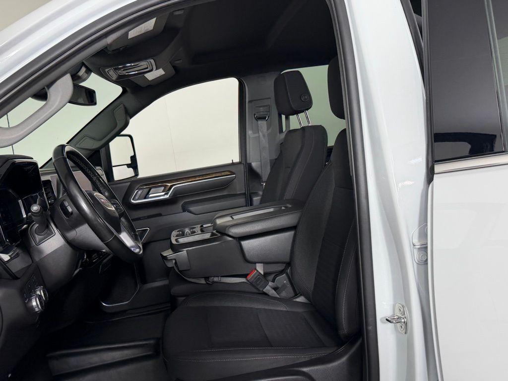 used 2024 GMC Sierra 2500 car, priced at $50,973