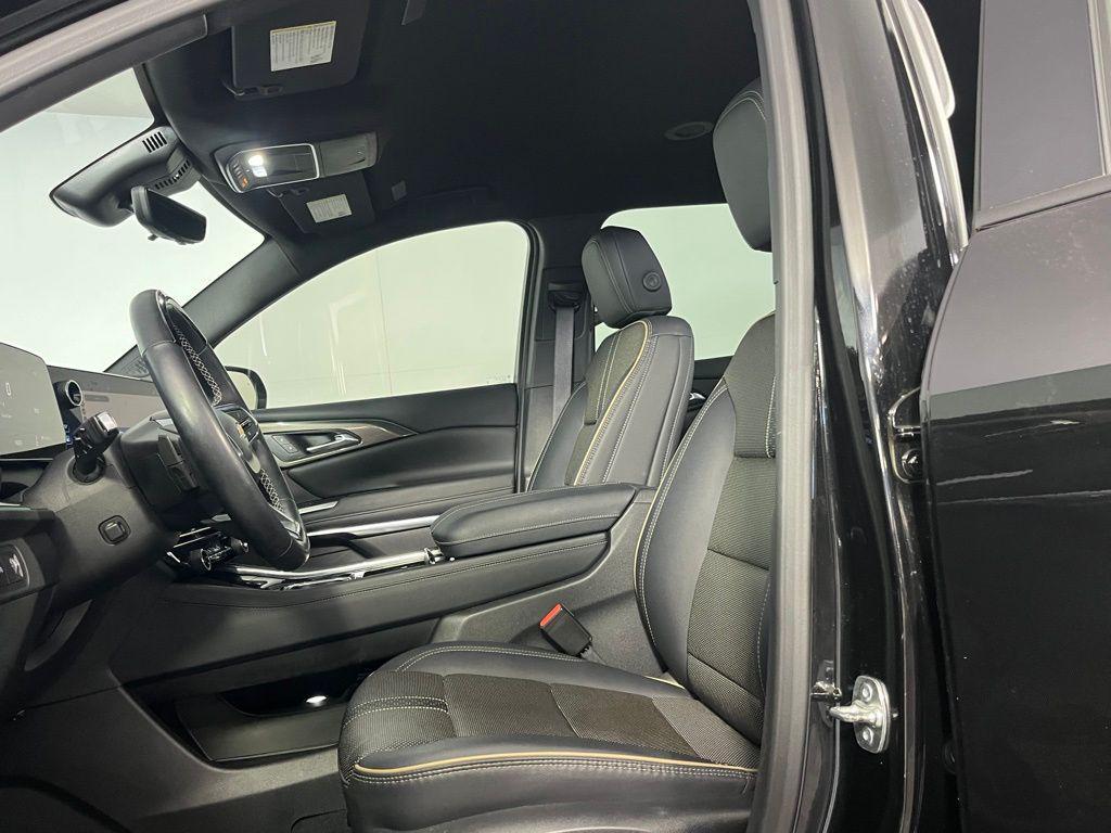 used 2025 Chevrolet Traverse car, priced at $46,773