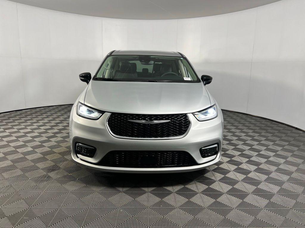 used 2024 Chrysler Pacifica car, priced at $27,173