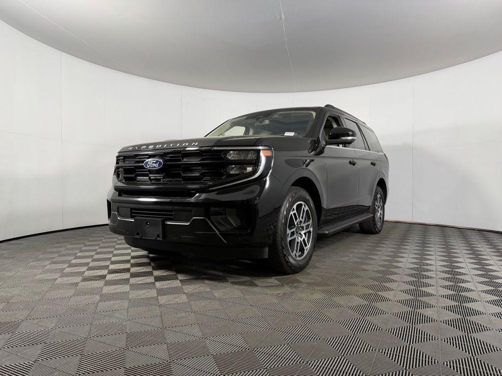 used 2025 Ford Expedition car, priced at $57,973