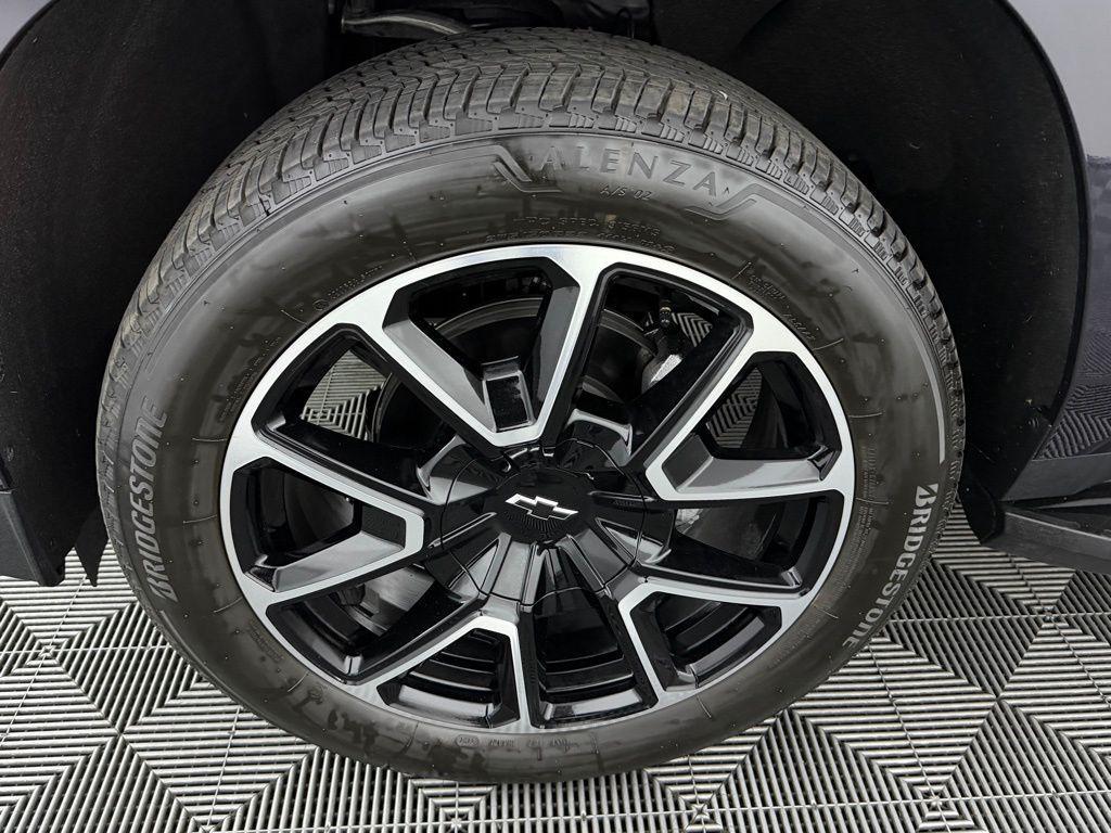 used 2025 Chevrolet Suburban car, priced at $66,173