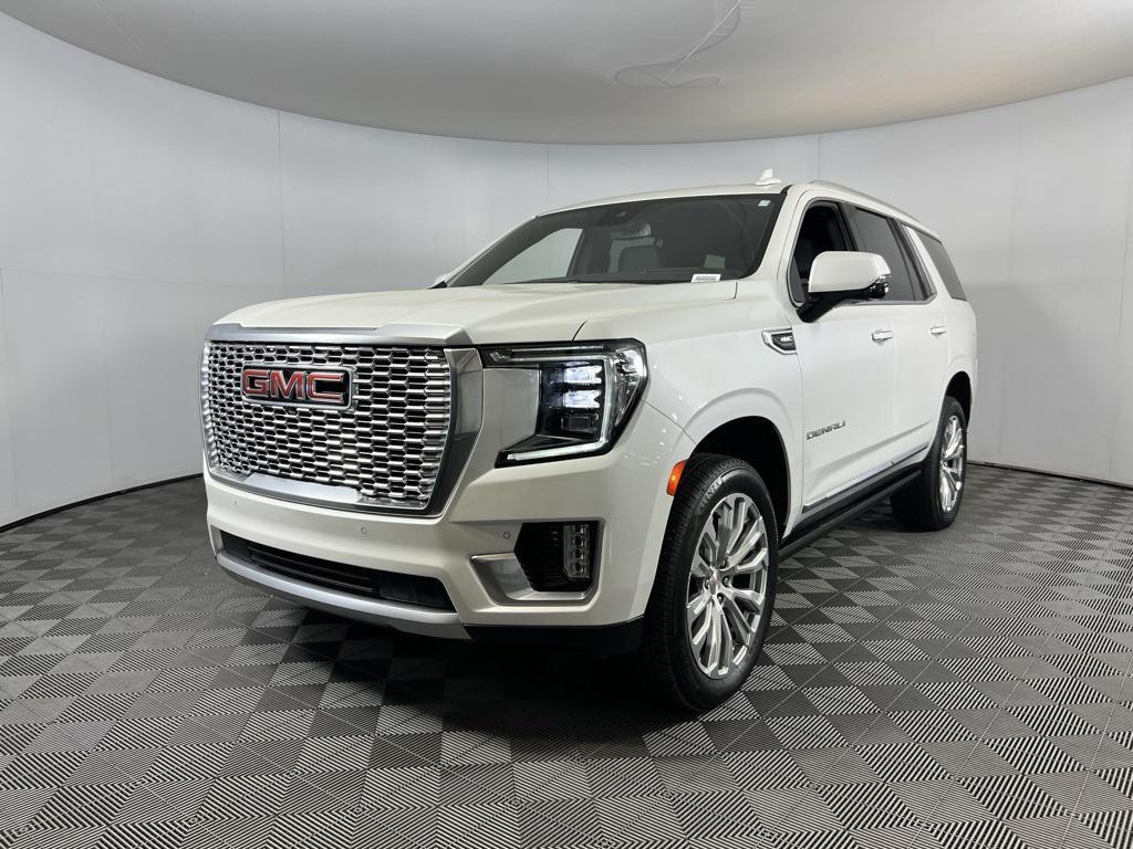 2024 White GMC Yukon