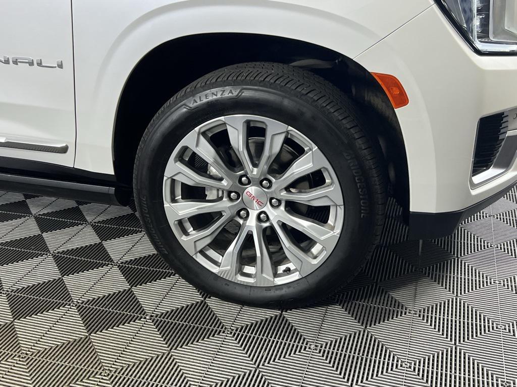 2024 White GMC Yukon