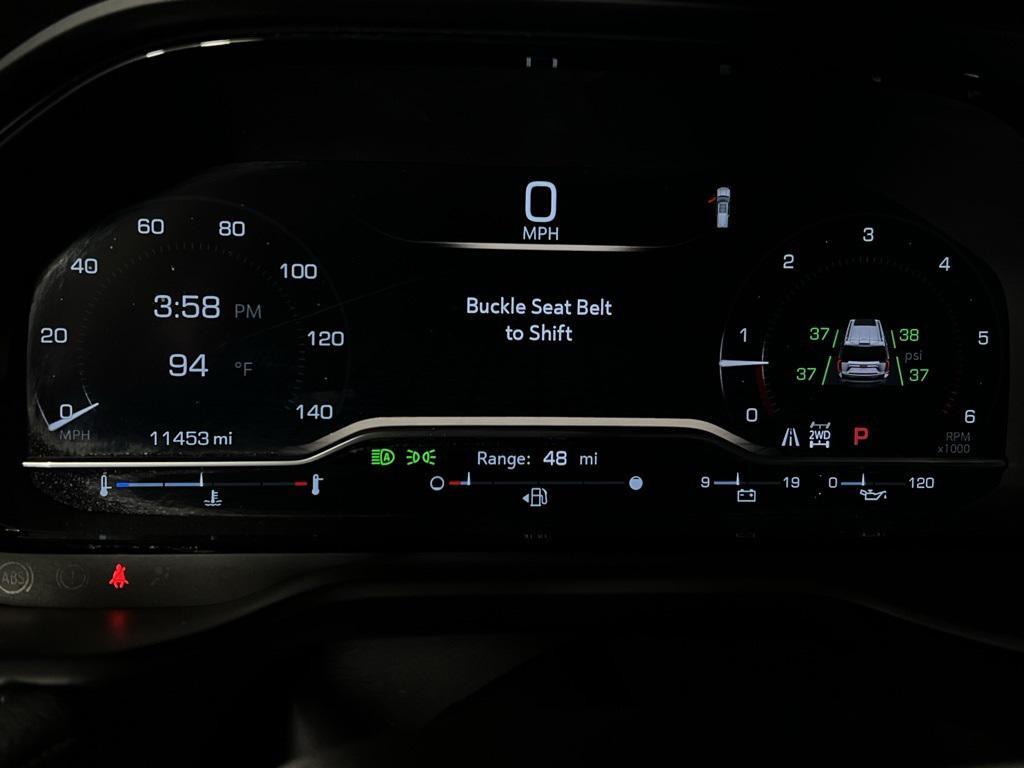 2024 White GMC Yukon