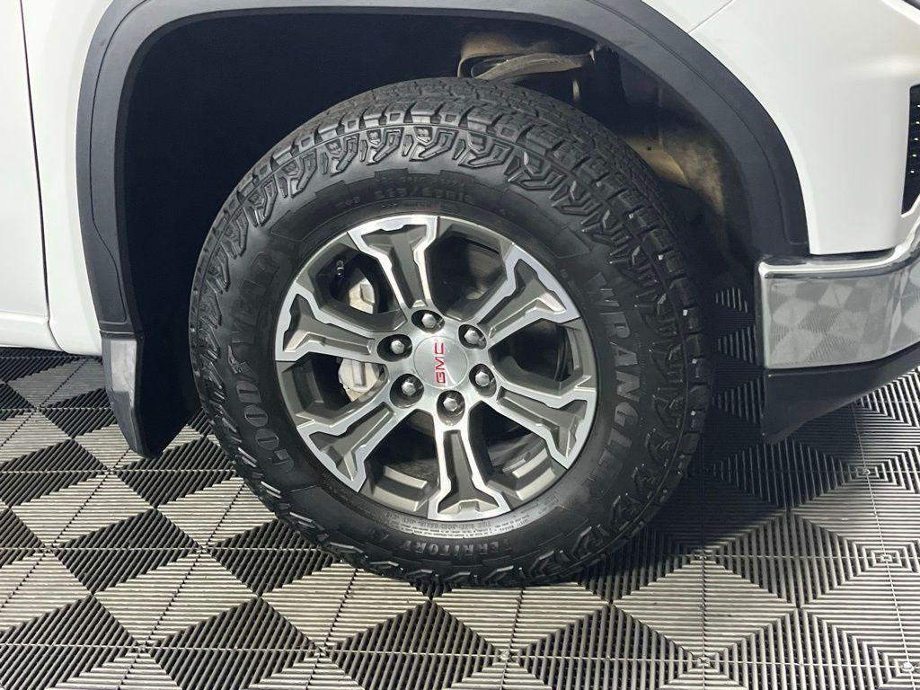 used 2024 GMC Sierra 1500 car, priced at $42,273