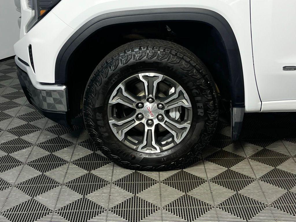 used 2024 GMC Sierra 1500 car, priced at $42,273