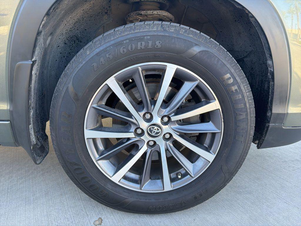 used 2018 Toyota Highlander car, priced at $21,094