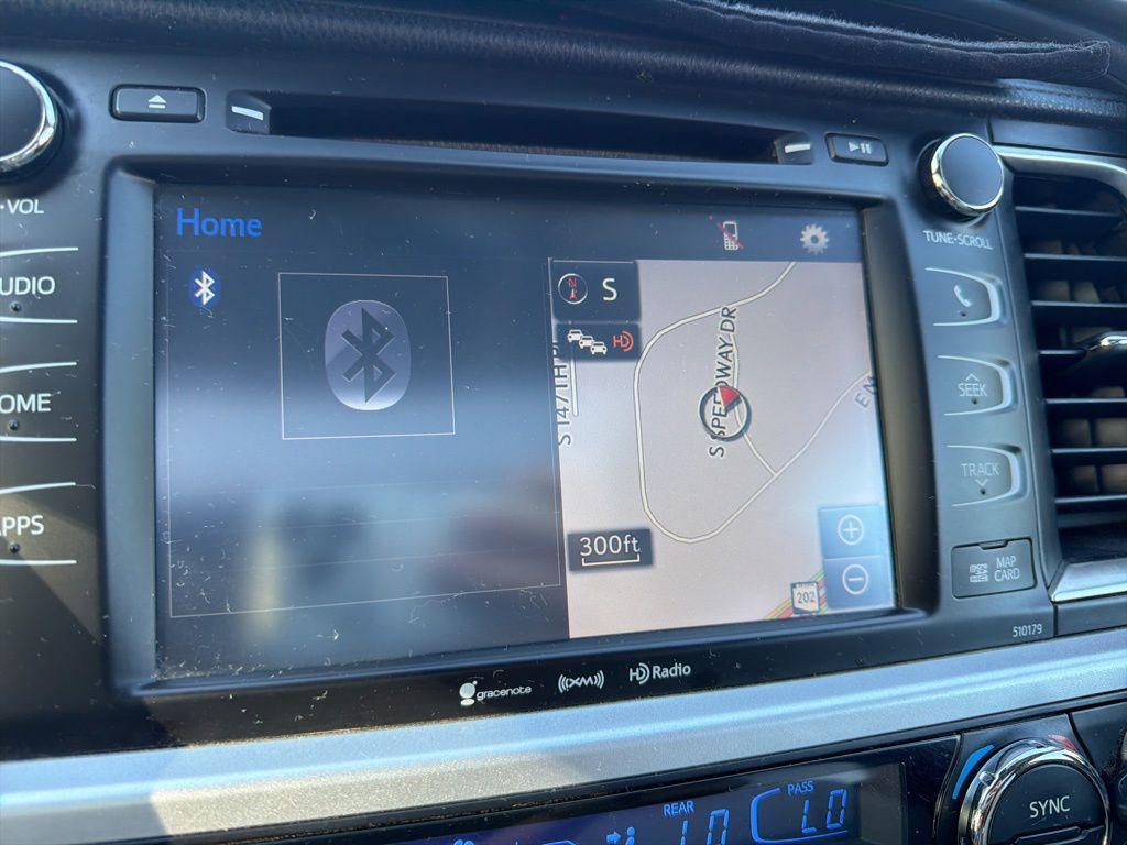 used 2018 Toyota Highlander car, priced at $21,094