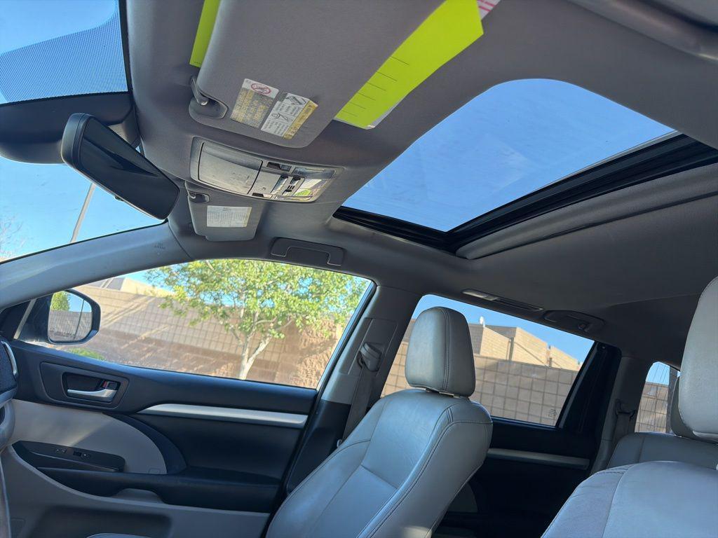 used 2018 Toyota Highlander car, priced at $21,094