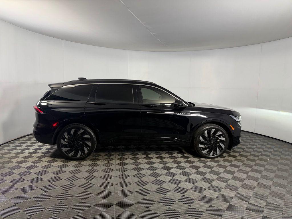 used 2025 Lincoln Nautilus car, priced at $63,573