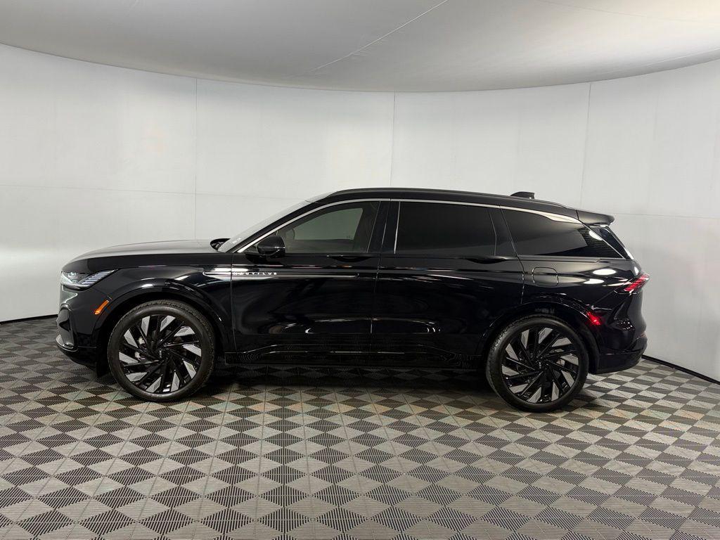 used 2025 Lincoln Nautilus car, priced at $63,573