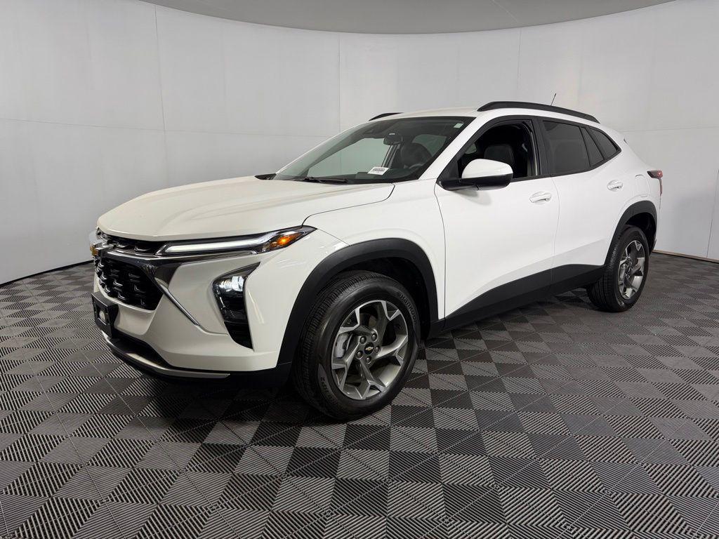 used 2025 Chevrolet Trax car, priced at $21,572