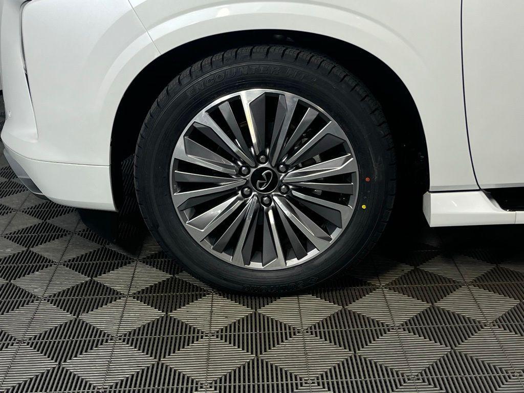 used 2025 INFINITI QX80 car, priced at $66,975