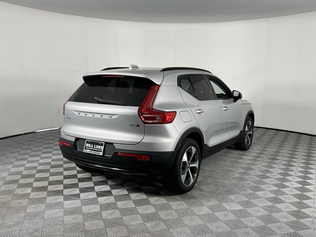 2024 Gray Volvo XC40