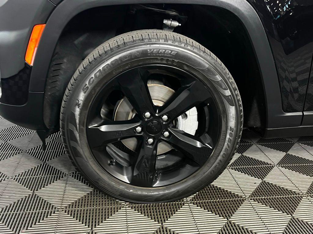 used 2023 Jeep Grand Cherokee car, priced at $32,973