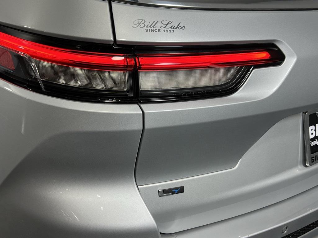 used 2022 Jeep Grand Cherokee L car, priced at $27,575